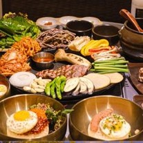 비빔밥에-쓸-음식인가-뭐이리-많아