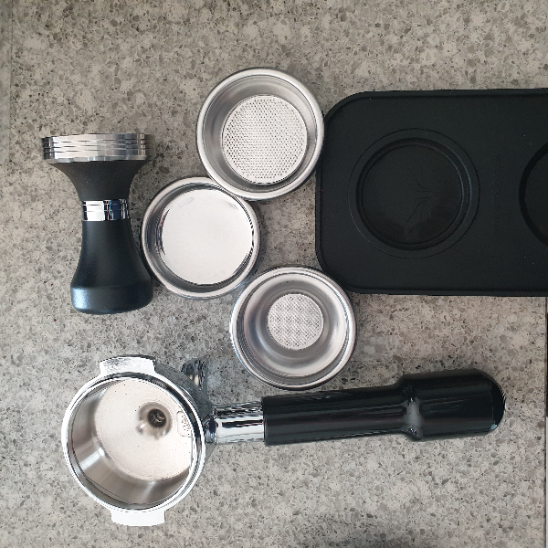 가정용 에스프레소 머신 마누스 S: 상업용에 필적한 성능을 가진 머신_기본 액세서리