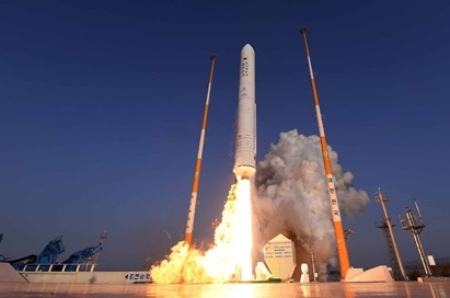 우주 발사체 사진