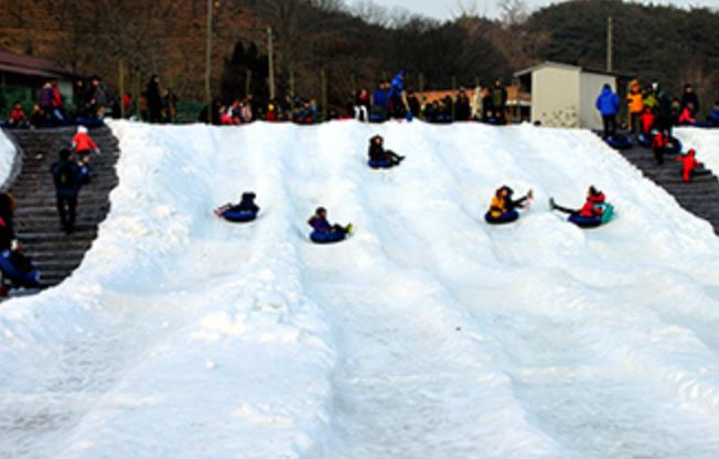충남 청양 알프스마을 칠갑산 얼음분수축제