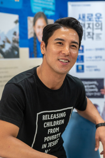 장민호 나이 프로필 본명 ❘ 결혼 홍진영 무명전설 MC 총정리 2026-4
