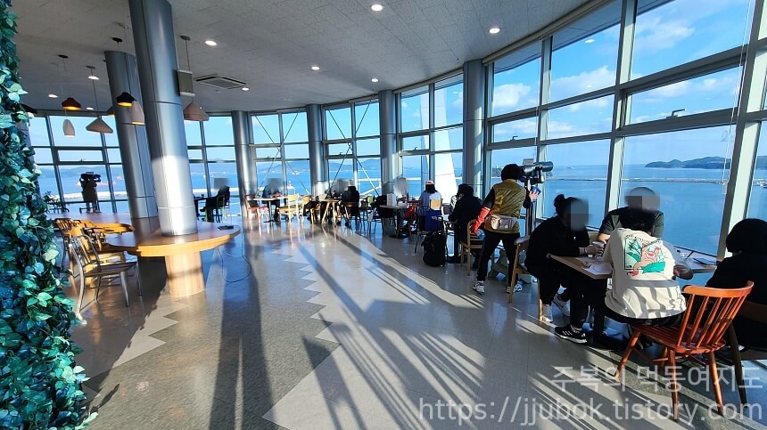 여수-스카이타워-전망대-휴식공간