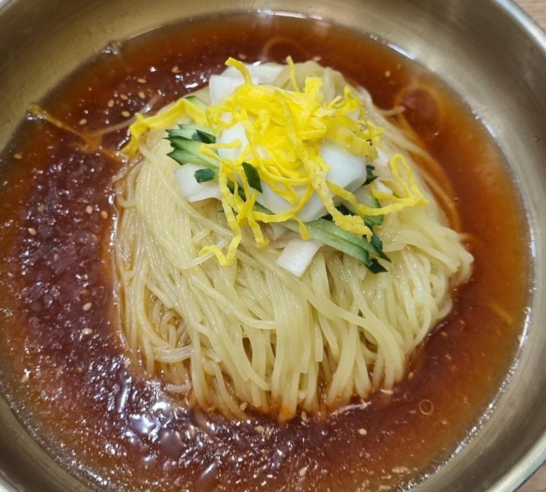 시원한 살얼음이 올라간 오늘N 물비빔밀면