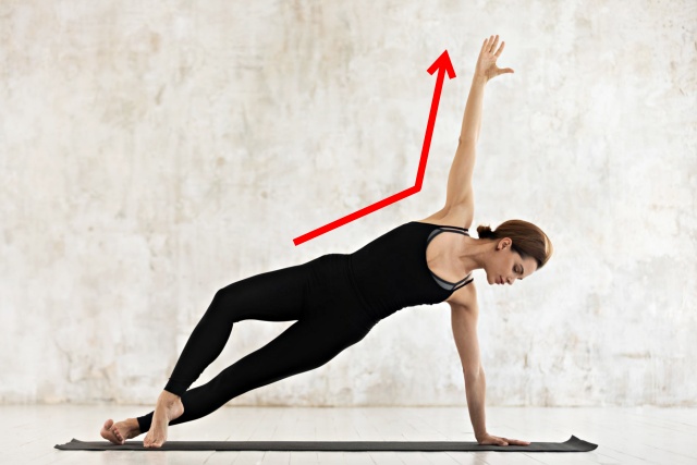 뱃살빼는 요가 자세 쉬운 코어운동 코어근육 강화운동, 휜 척추 교정 사이드 플랭크 자세, 다이어트 팁줌 매일꿀정보