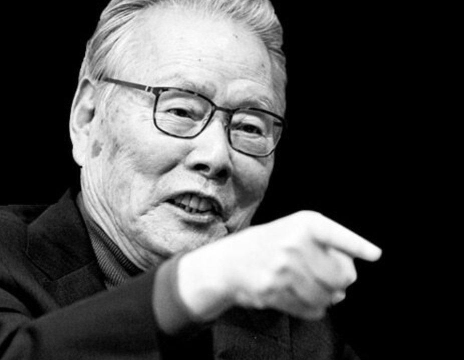 연설하는-이어령