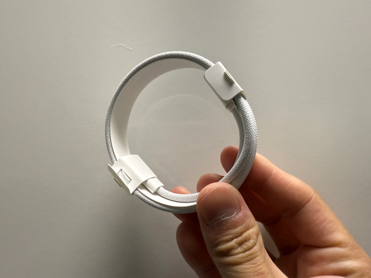 에어팟-프로-2세대-충전선-깔끔