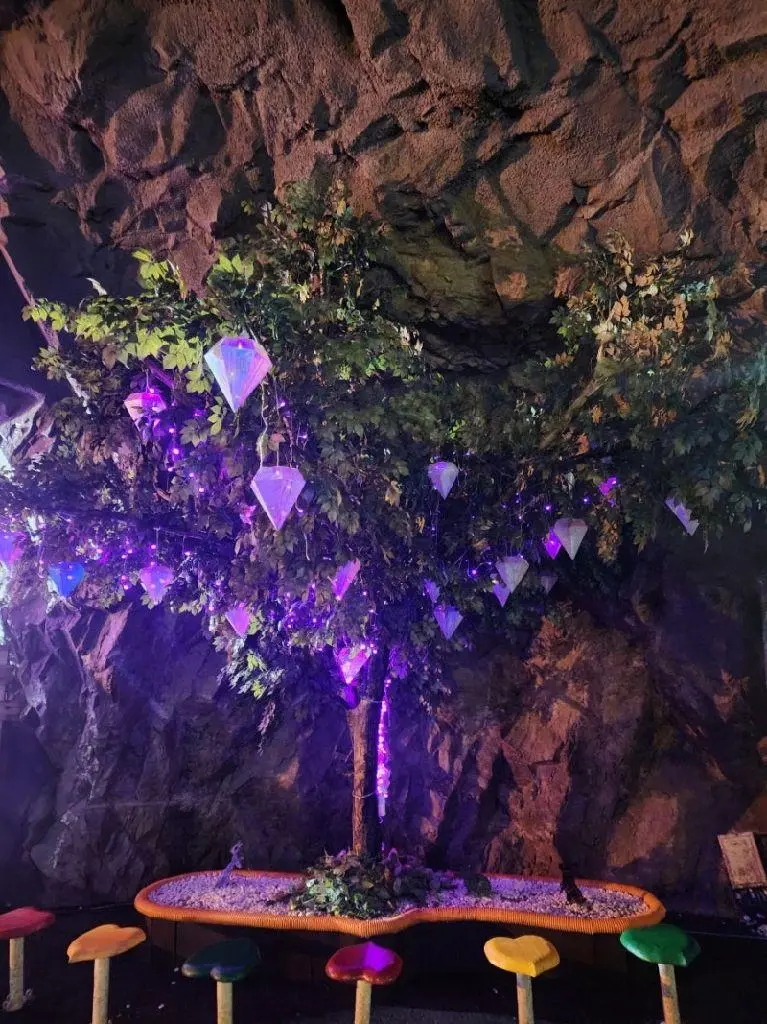 울산 자수정 동굴