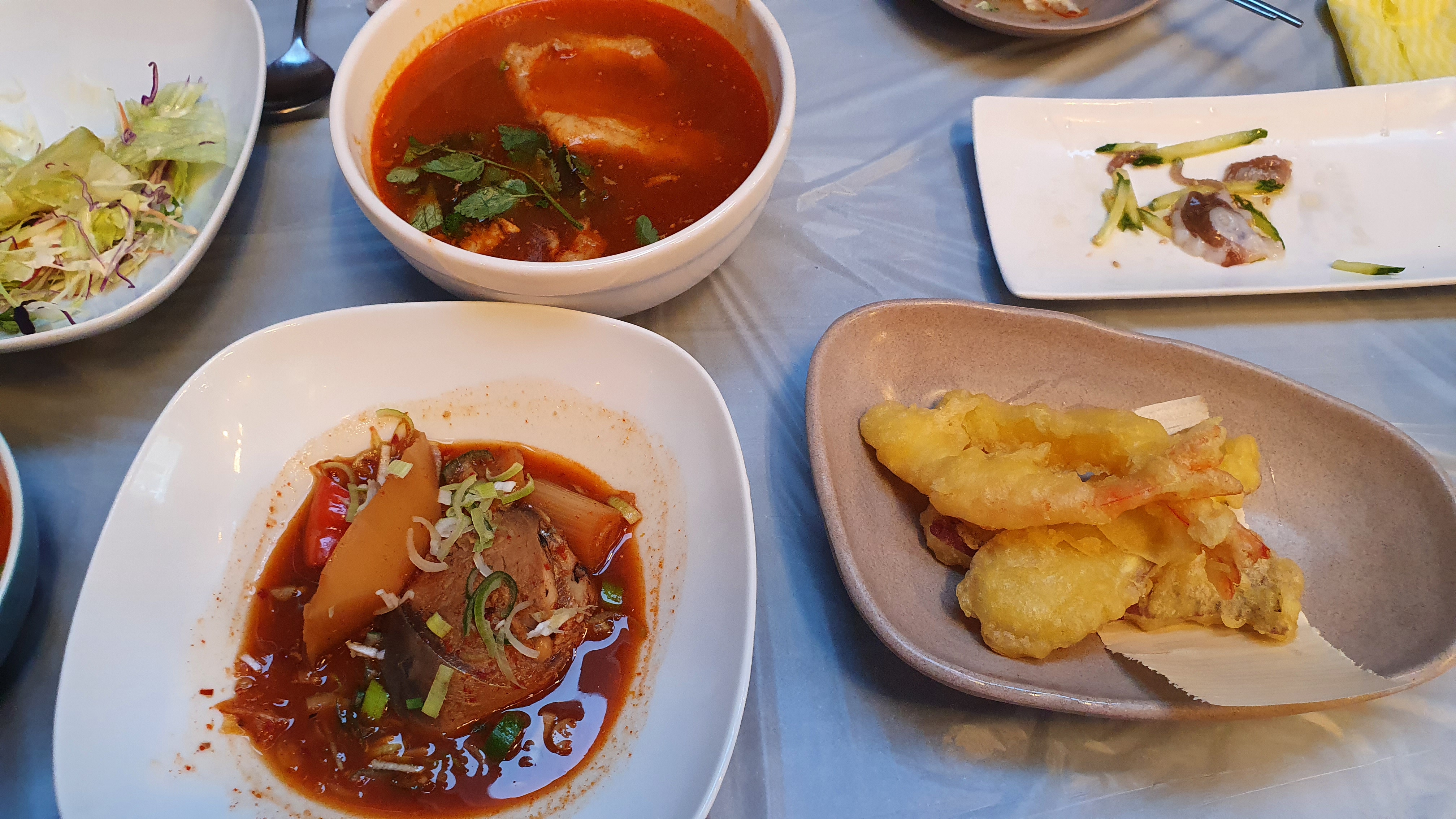 그런데... 그때 내려왔던 친구랑 2년 연애를 하고... 지난주에 결별했습니다.