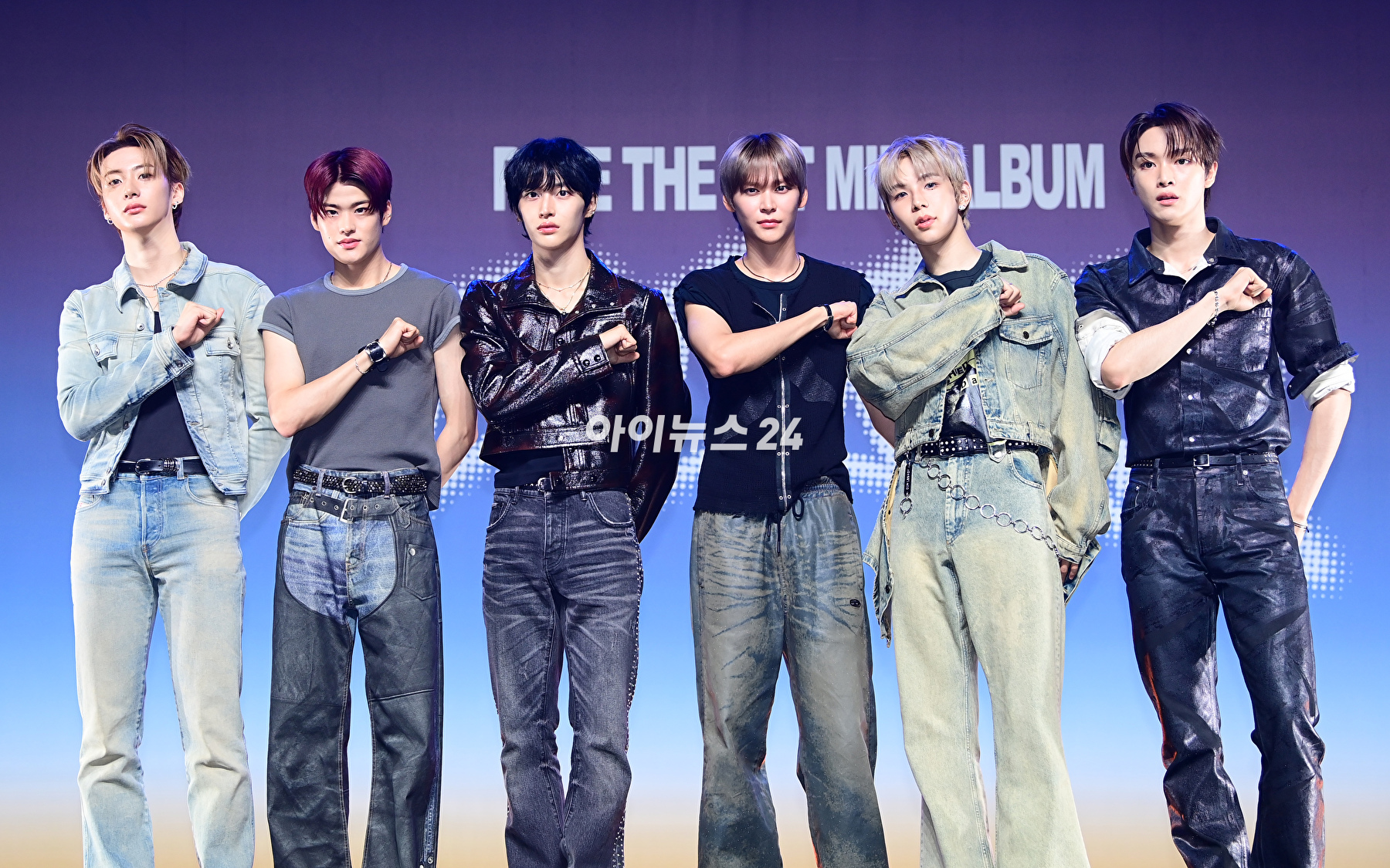 그룹 라이즈(RIIZE)가 27일 오후 서울 한남동 블루스퀘어 마스터카드홀에서 진행된 첫 미니앨범 '라이징(RIIZING)' 프레스 프리미어 행사에 참석하고 있다. [사진=정소희 기자]