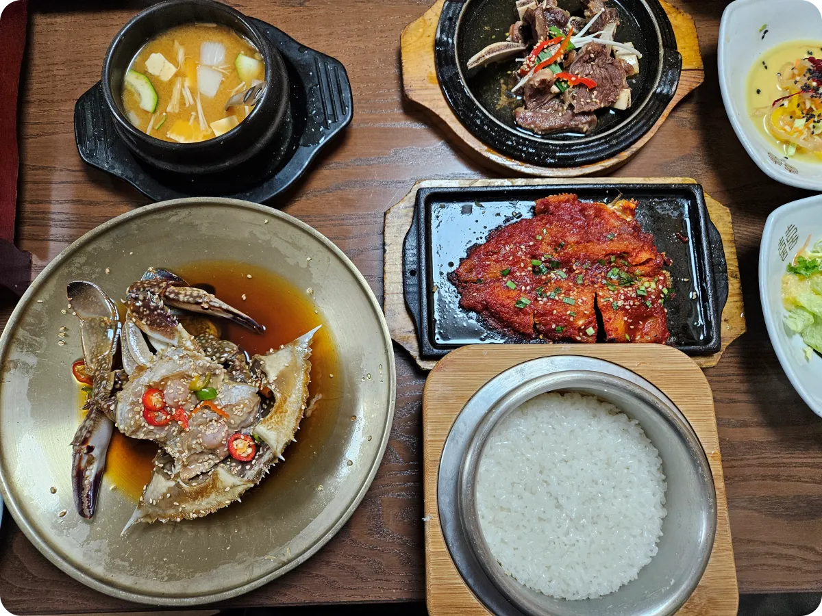 원이쌀밥-간장게장정식-이천쌀밥-더덕구이-계절반찬