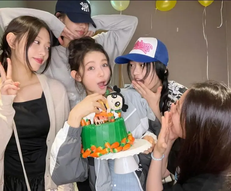 뉴진스 NewJeans 멤버프로필 나이 혈액형 국적 키 MBTI 어도어 하이브