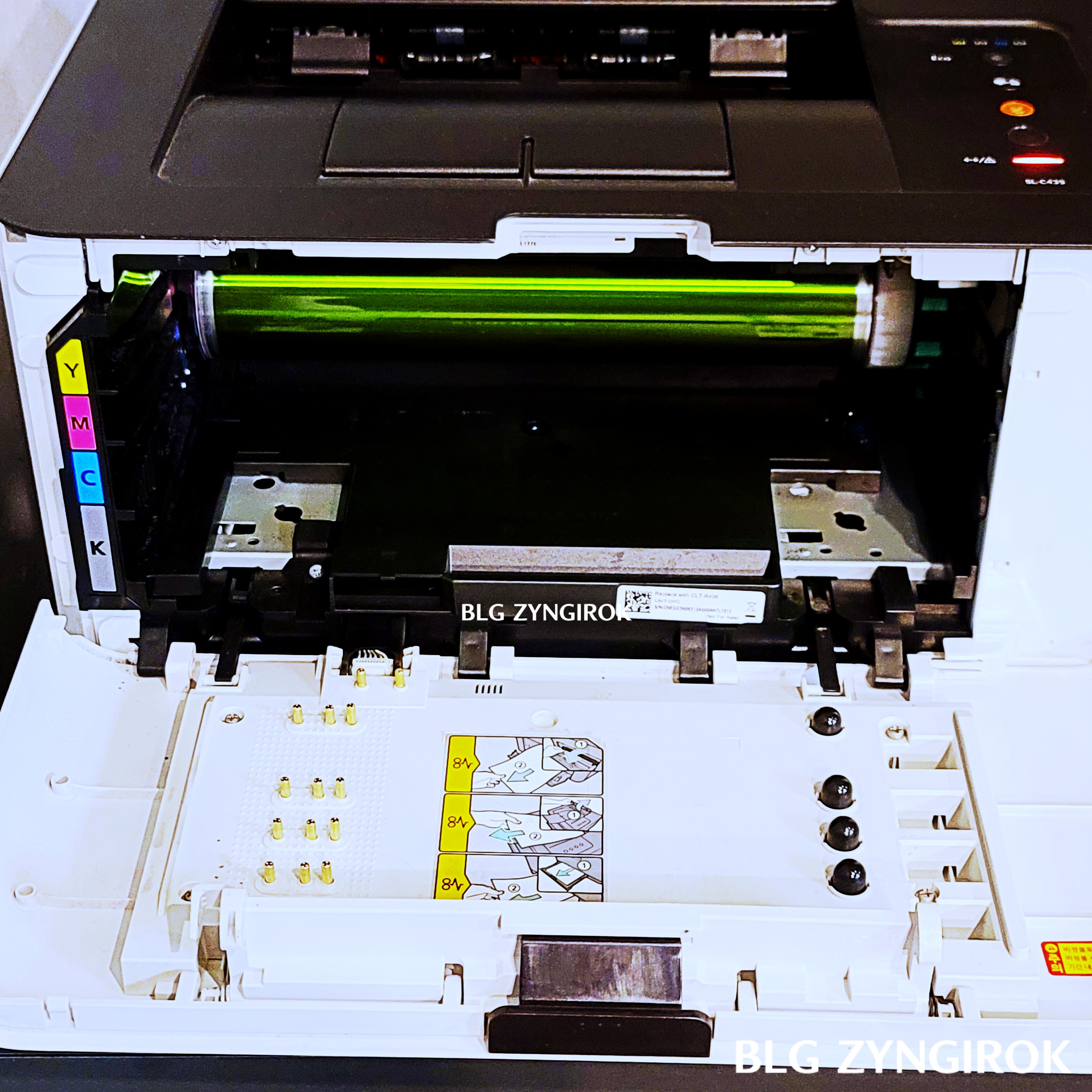 토너를 모두 제거한 모습이다.