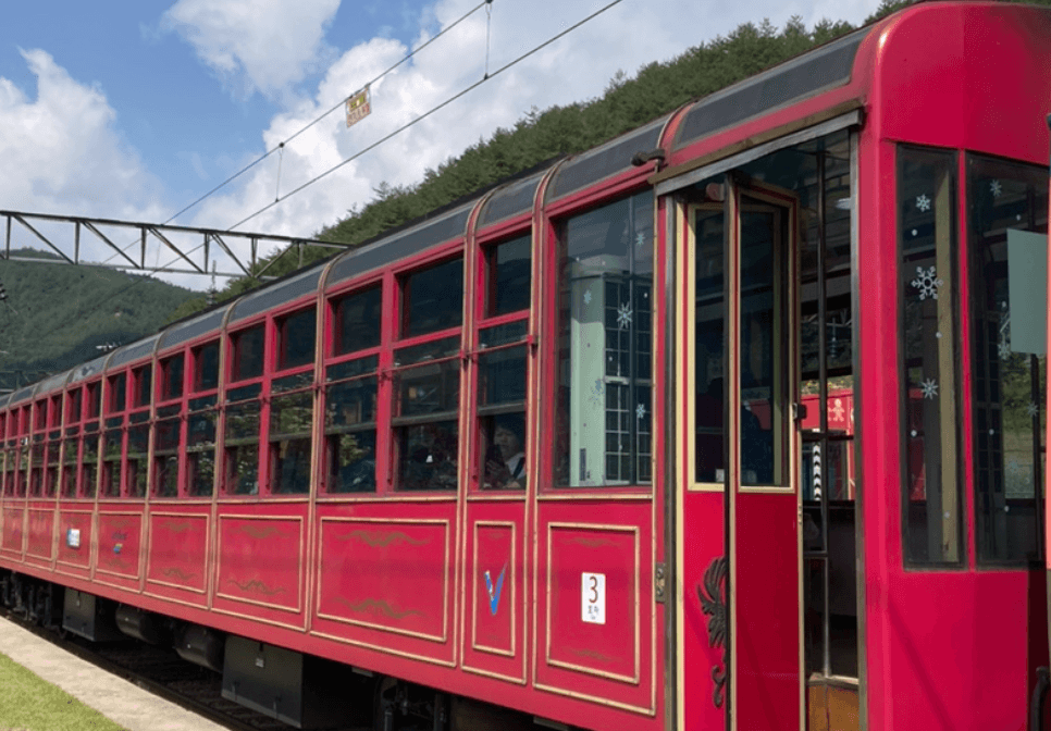 양원역 대합실 영화 '기적'의 촬영지