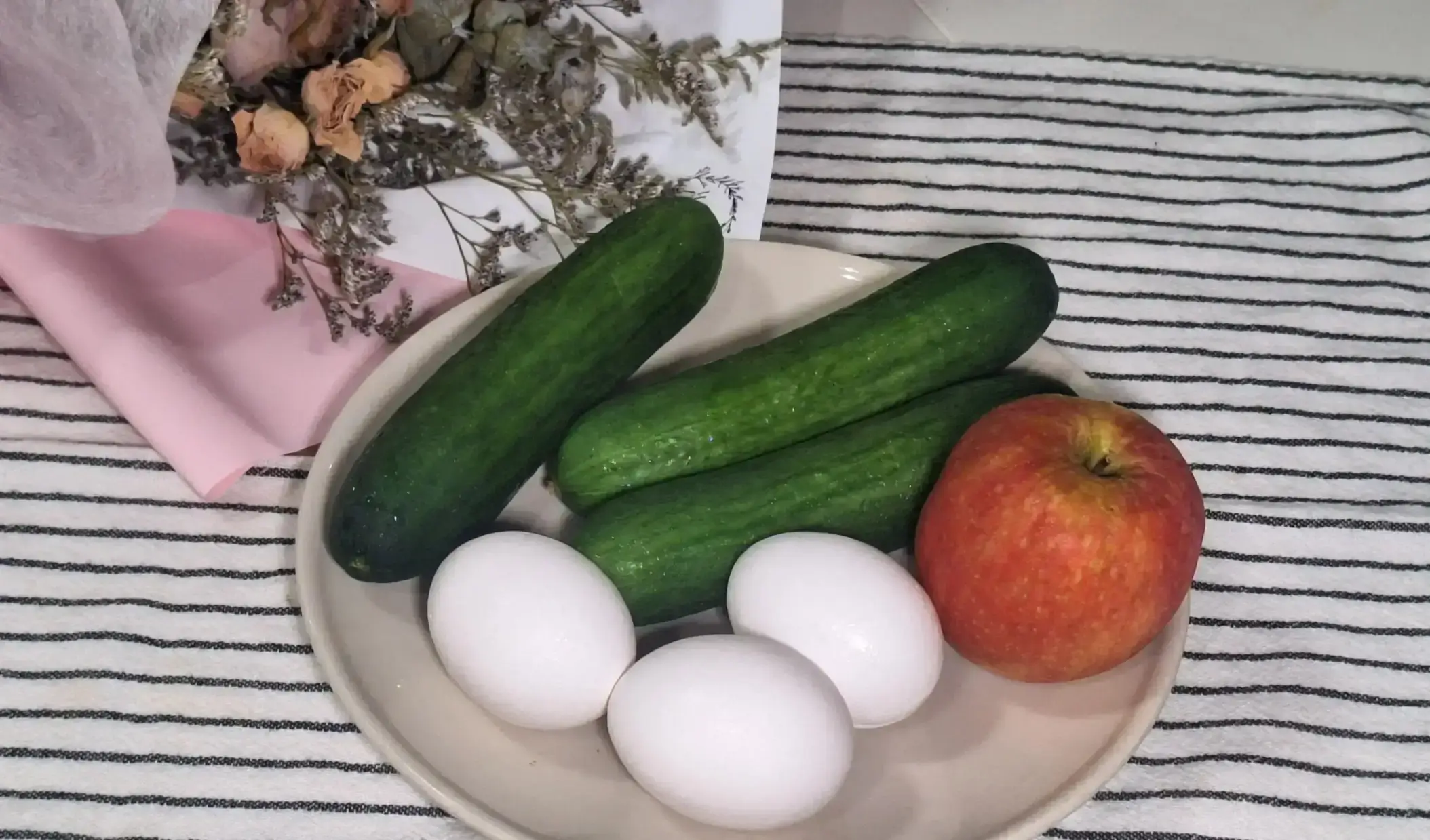 오이, 게란, 사과