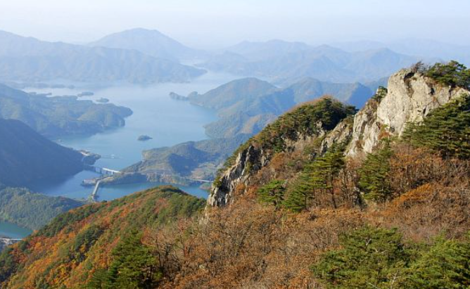 2025 충청도 단풍 명산 코스 추천 ❘ 월악산&middot;계룡산&middot;속리산 절정 시기