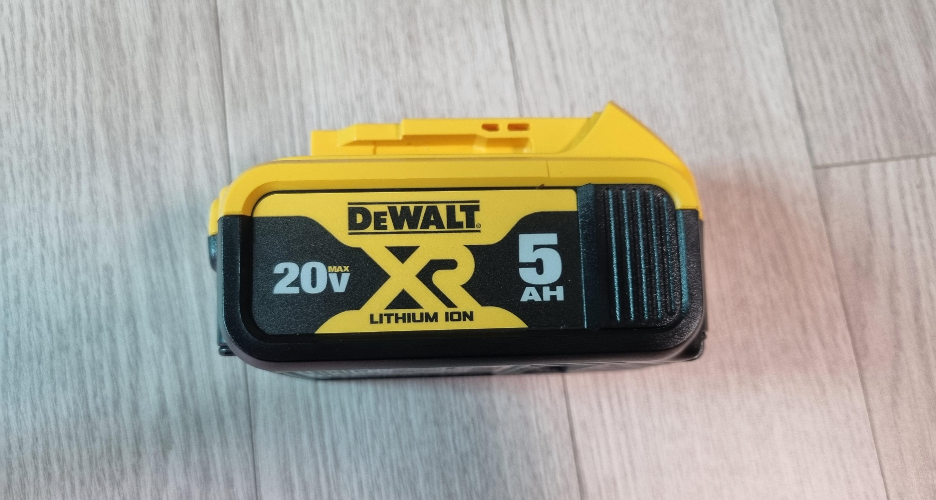 DEWALT DCB184