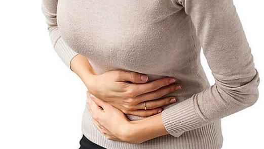 여자-배를-감싼-사진