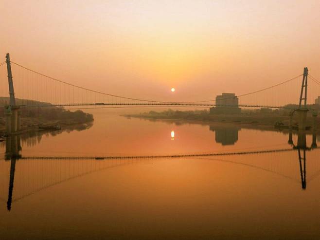 여주 남한강 출렁다리 전경