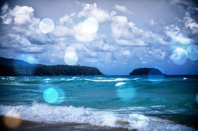 파도가치는-푸켓바다