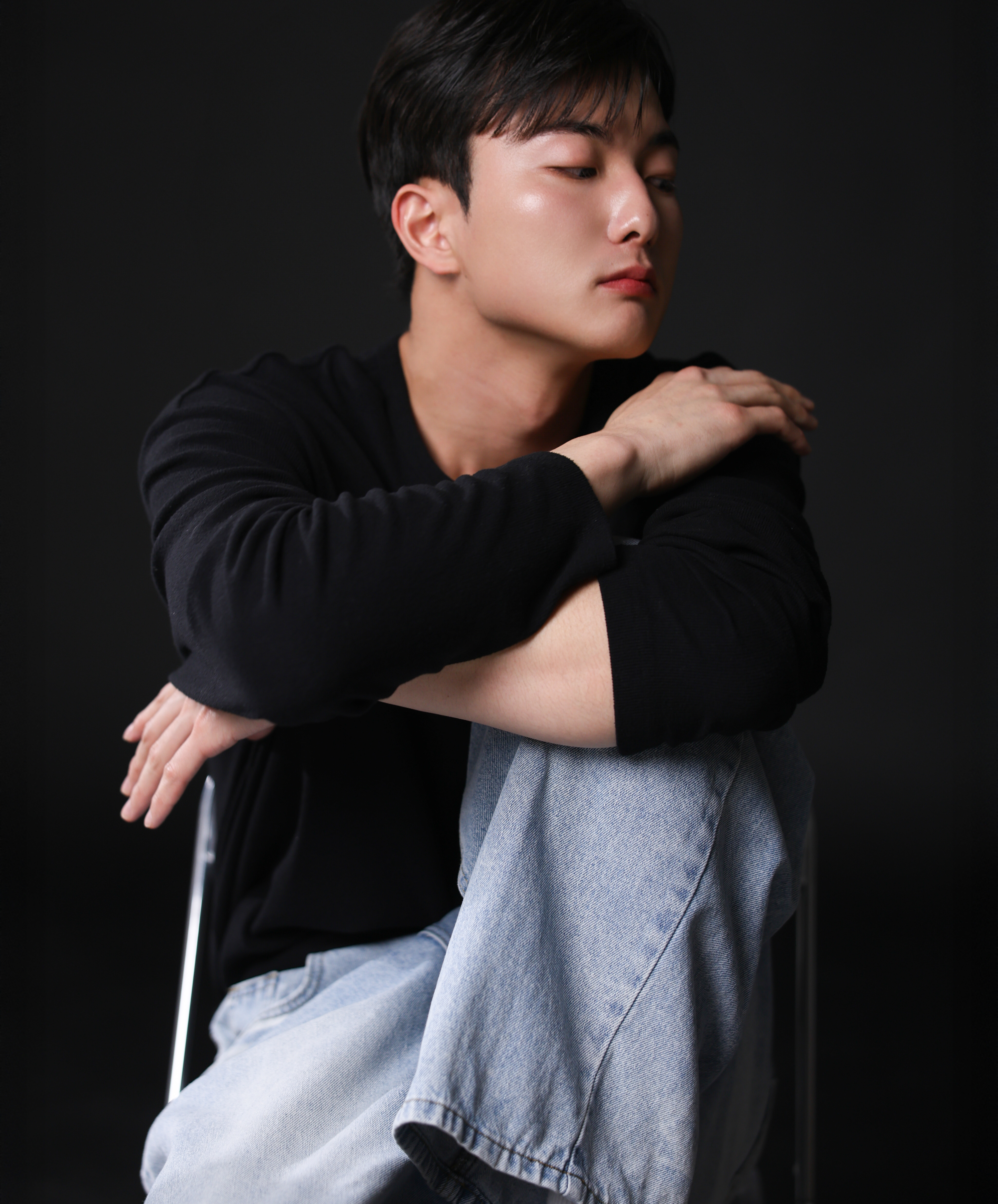 천안 프로필사진 순백스튜디오 — 배우 프로필 흑백톤으로 준비 잘하는 방법 4