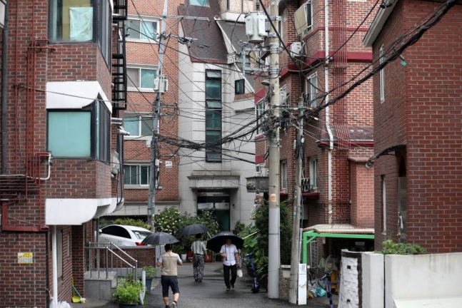 사회초년생들이 임대차계약서의 내용을 제대로 인지하지 못해 단기 양도를 했다가 불법 전대차 분쟁에 휘말리는 일이 빈번하게 발생하고 있다. 사진은 서울 소재 대학 인근 원룸 밀집 지역.