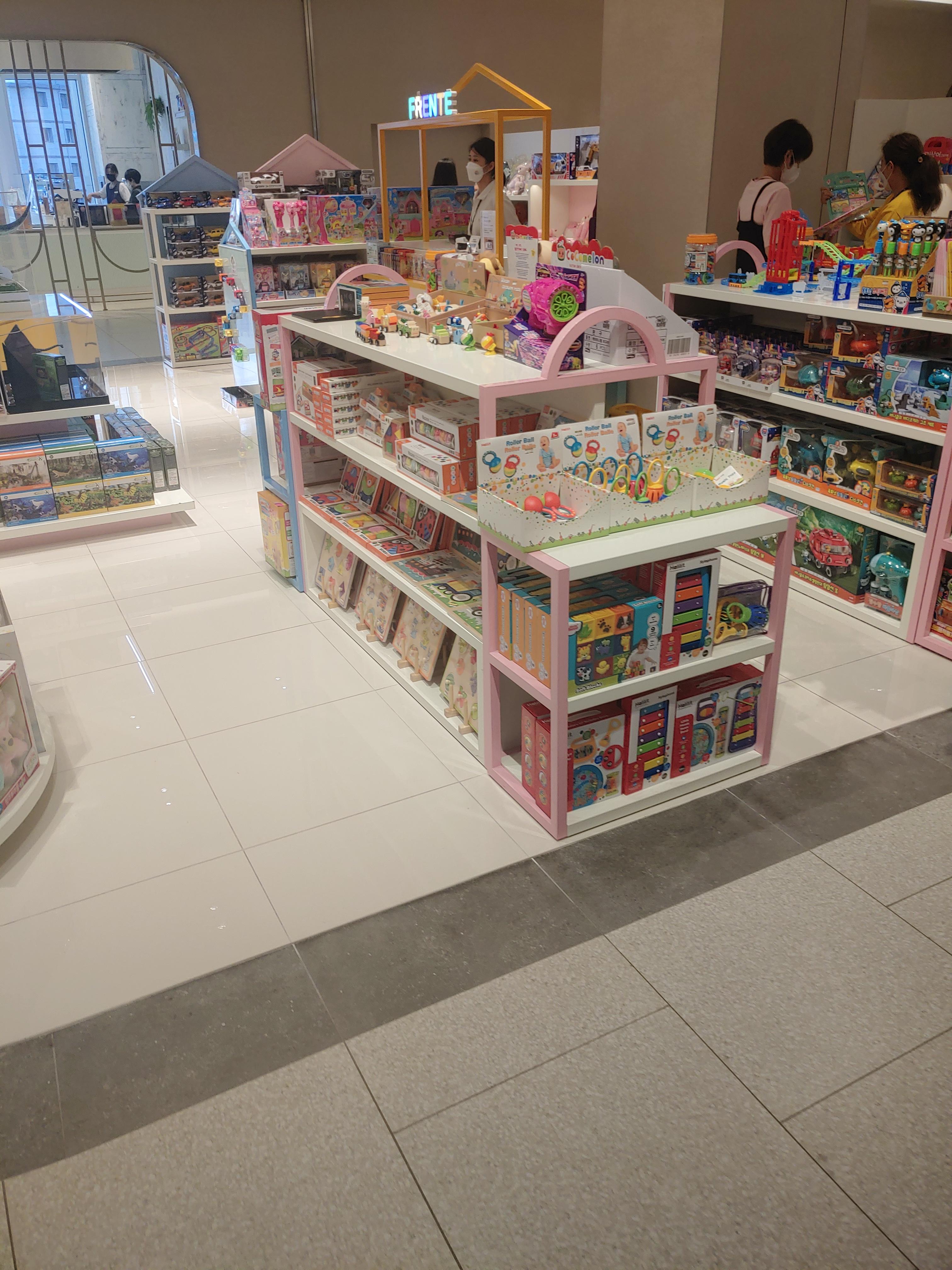 동탄 롯데백화점에서 조카 선물로 산 장난감