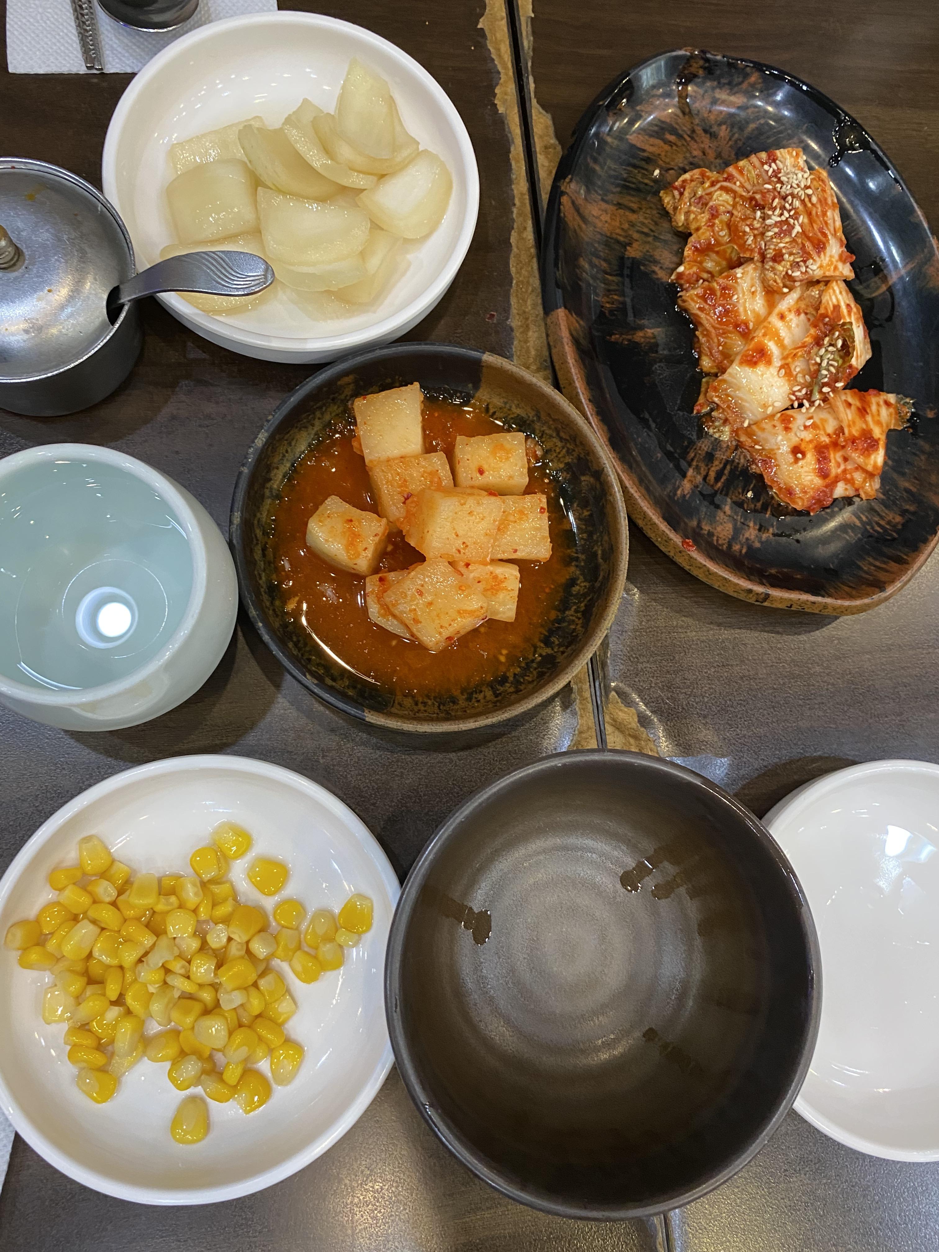 수제비먹는닭갈비집 반찬