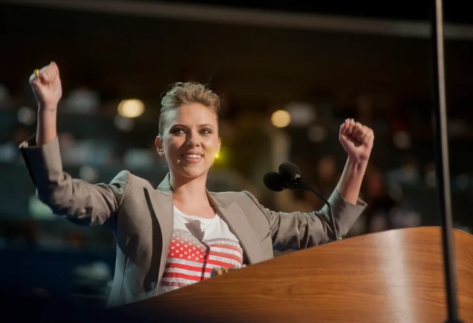 배우에서 감독으로! 스칼렛 요한슨의 변신이 주는 의미