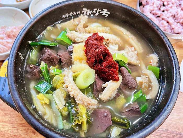 나혼자산다 마포 상암 제주식 선지 해장국 맛집