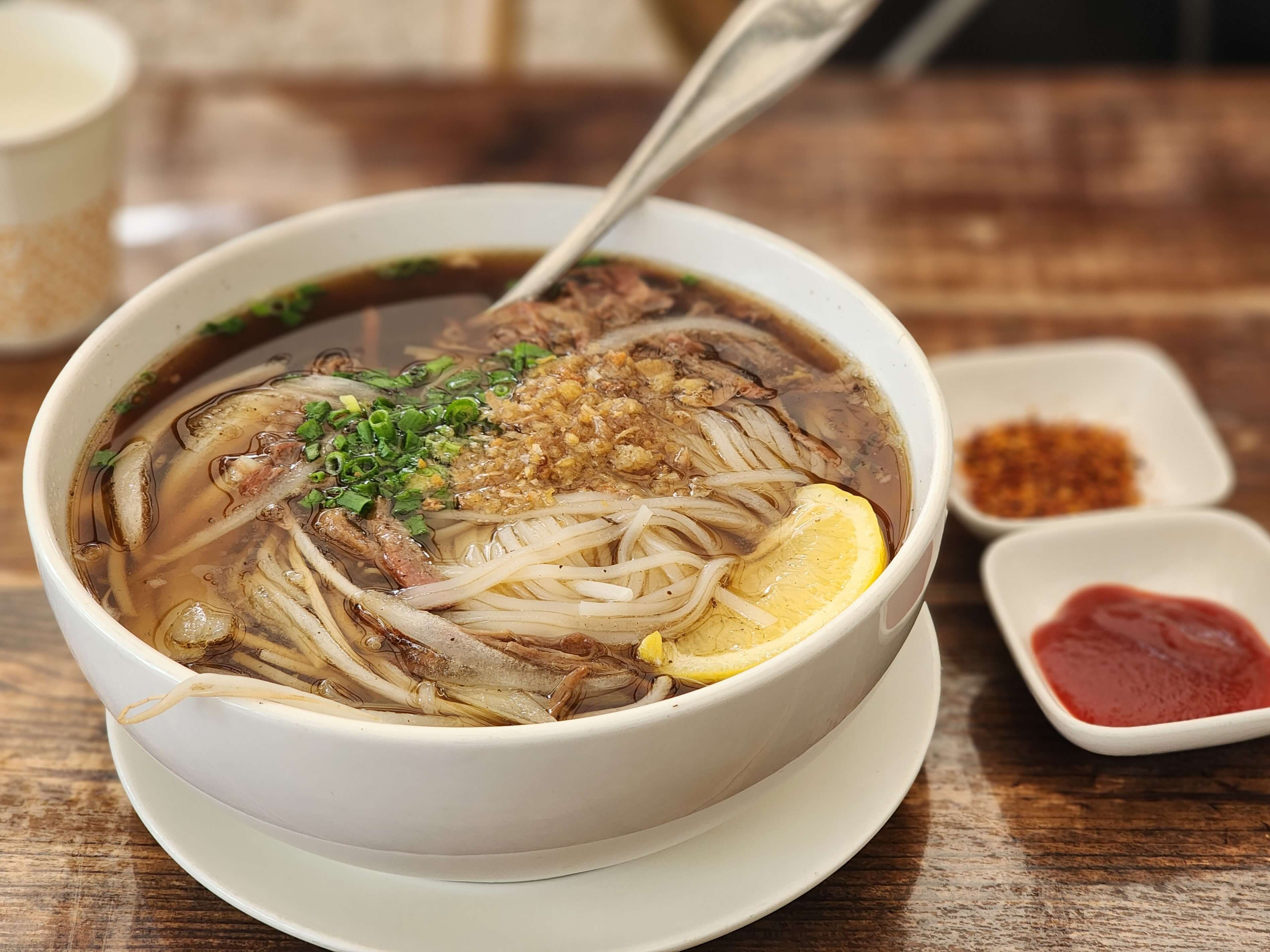 송정_어밤부_메뉴_꿰띠여우_느어_쌀국수