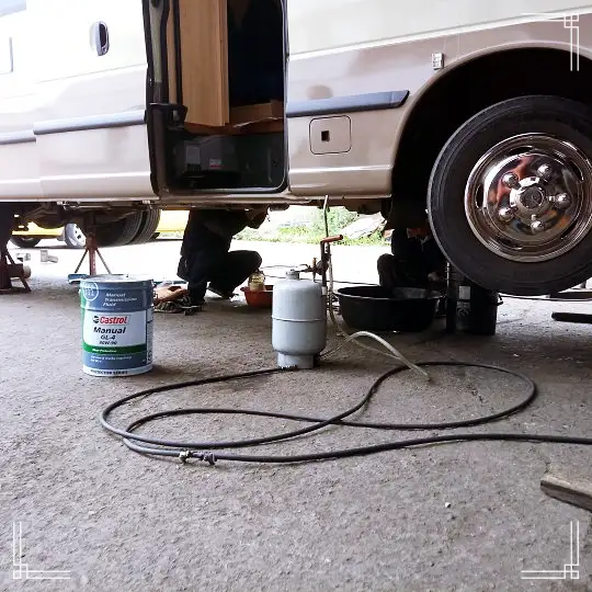 생방송오늘저녁 대둔산 나무 우드 캠핑카 제작 리모델링 공방 제작 의뢰 및 강좌 특강 추천