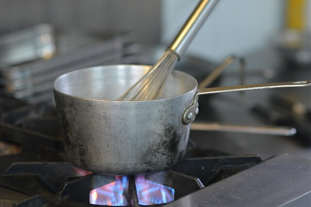실패 없이 바삭해지는 계란후라이 굽는 법