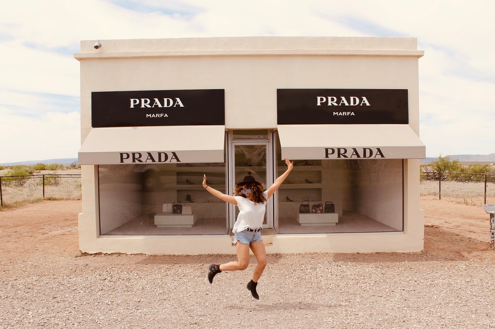 프라다 마르파(Prada Marfa)