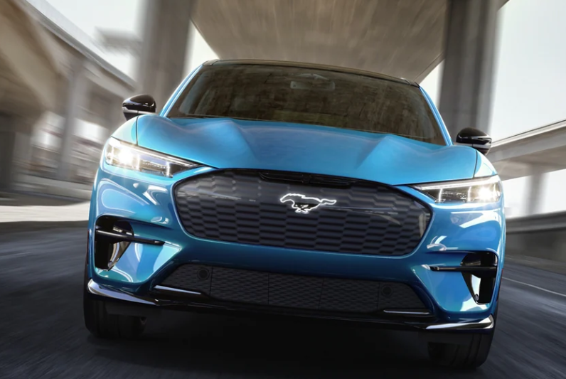 포드-머스탱-마하-e-정면