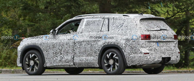 아우디 Q9 스파이샷 (출처 : motor1)