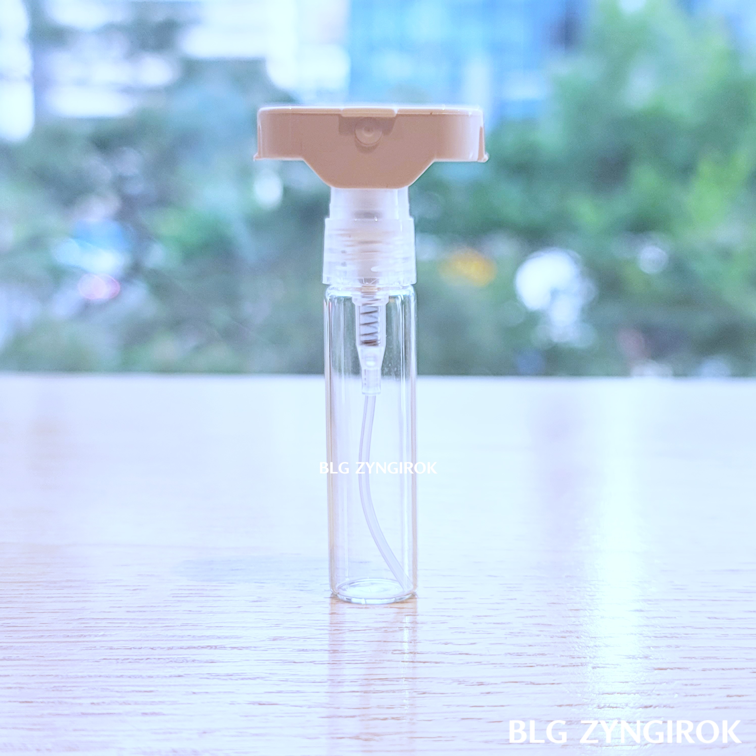 Multifunctional Cleaning Kit 용액 용기 모습이다.