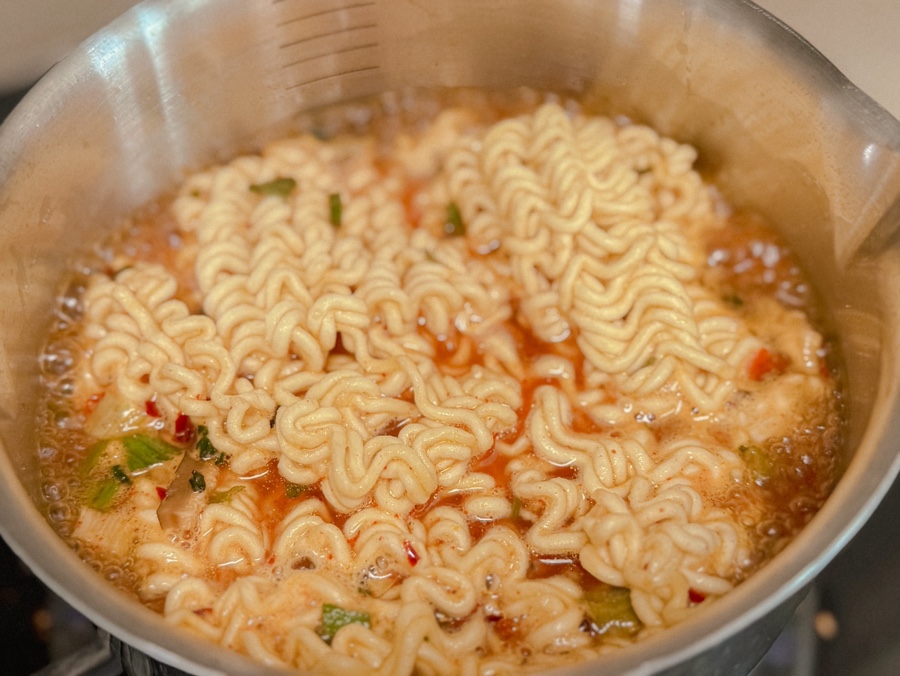 봉지 라면 소비기한 지남