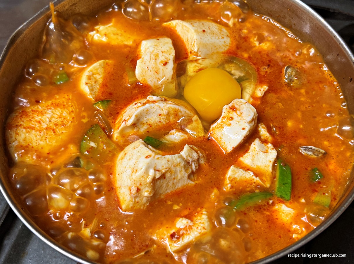 순두부 찌개를 끓이는 사진
