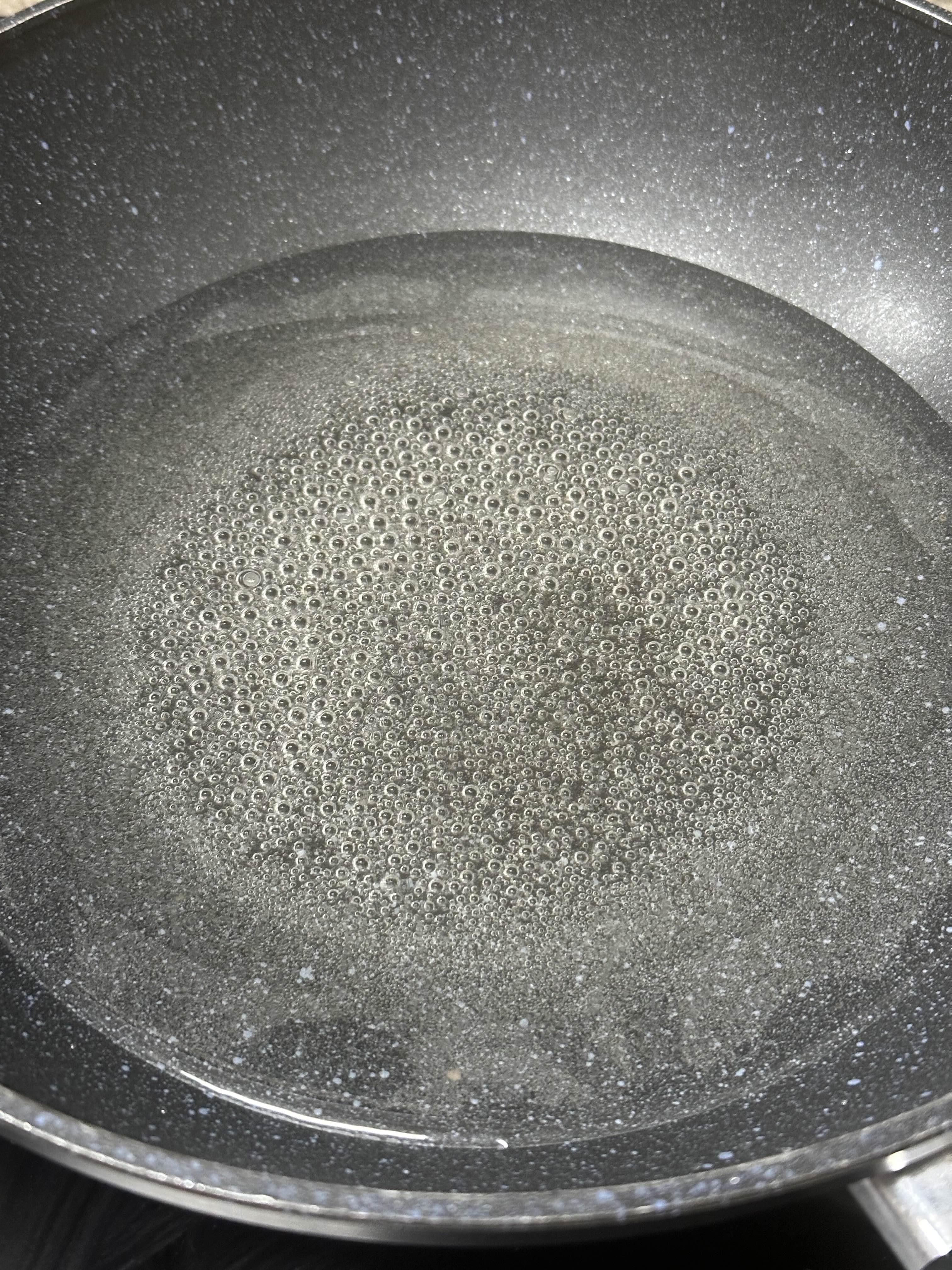 설탕물이 끓는 모습