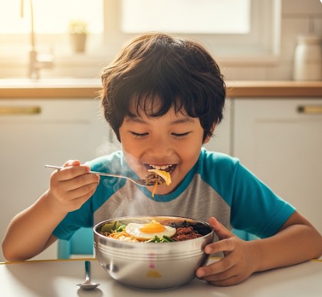 성장기 아이가 맛있게 식사 하는 모습