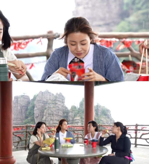 4년 만에 라면 영접?! 강소라, 중국 북제산 정상에서 '인생 라면' 폭풍 흡입!