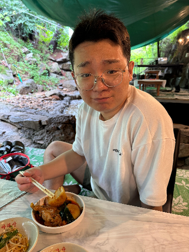 장흥계곡에서 맛있는 음식 먹으며 행복한 찬솔이 아빠