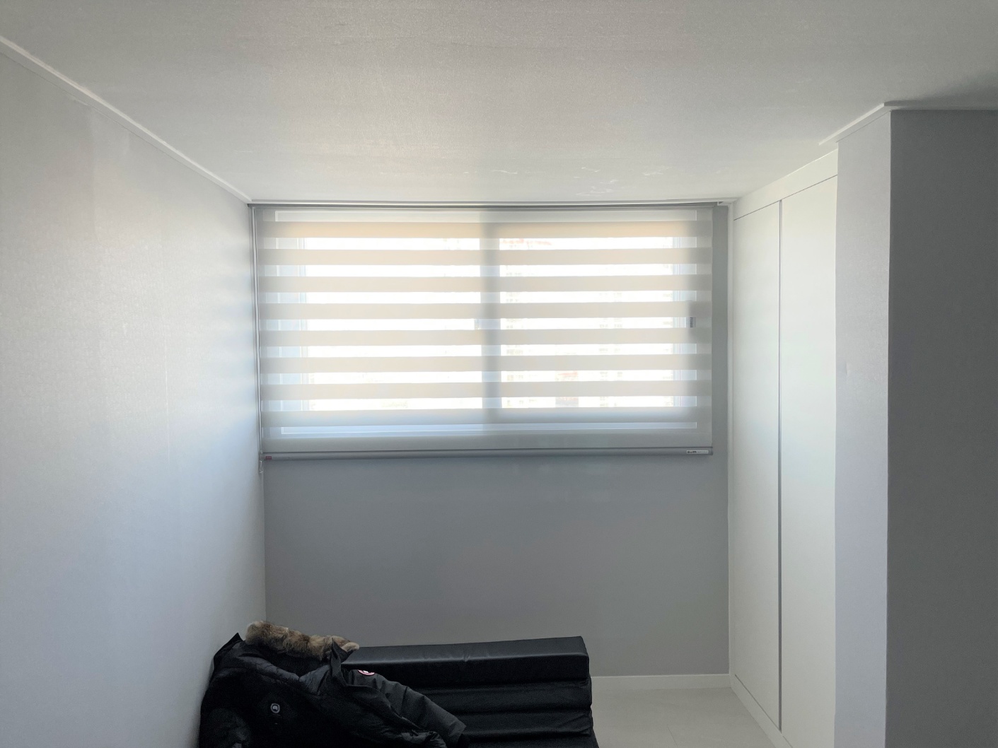 작은방-블라인드-사진