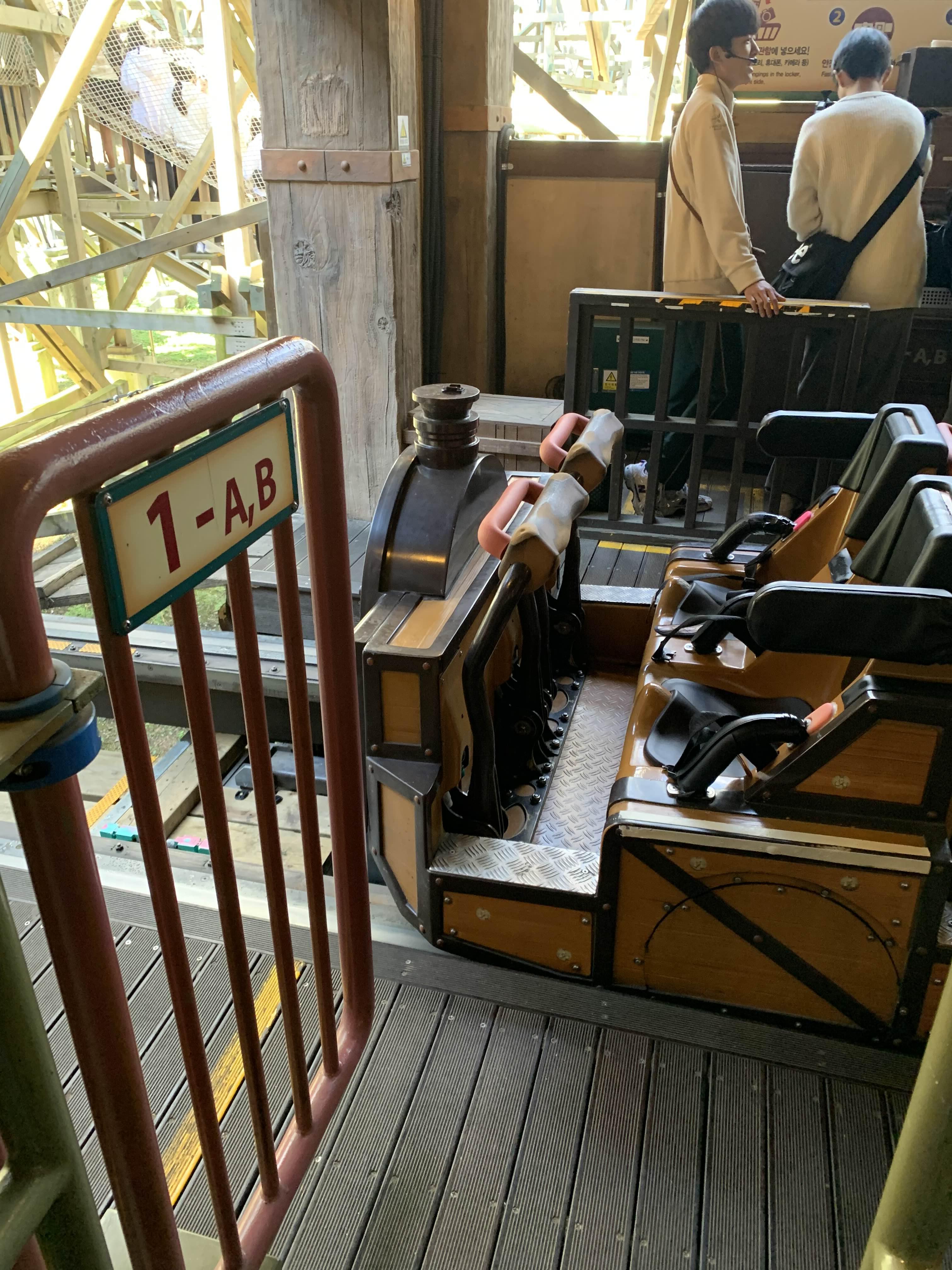 T익스프레스 맨 앞자리