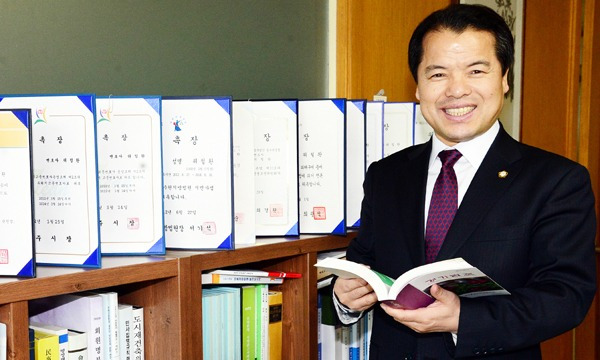위철환 중앙선관위원 후보자 지명