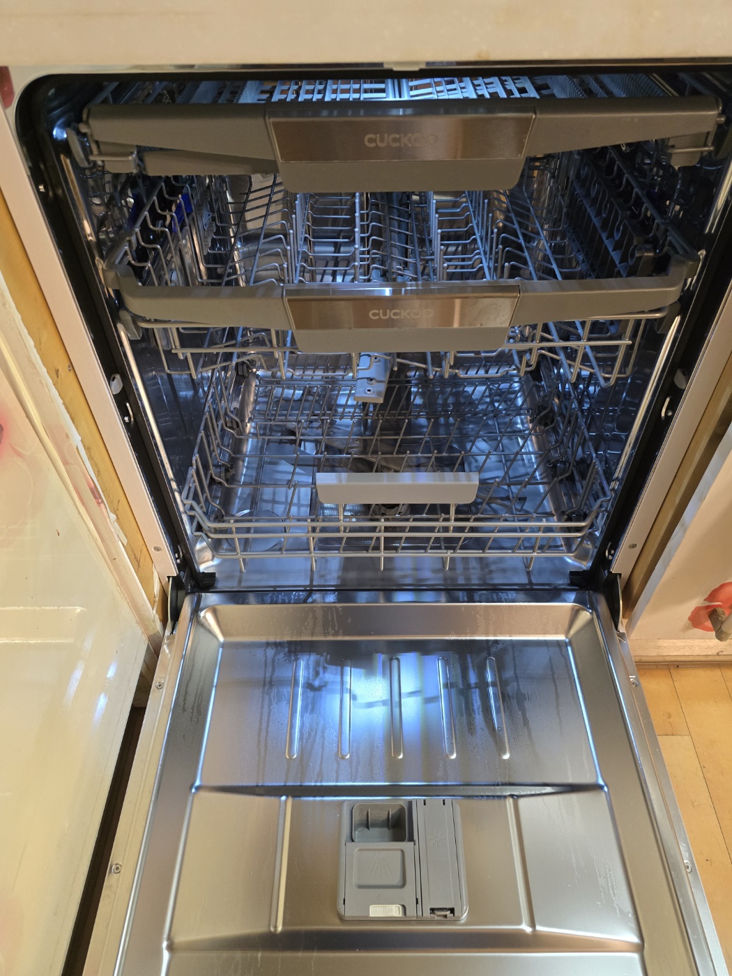 식기세척기에 세척전 모습 이미지