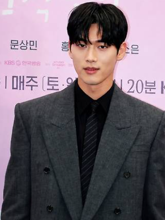 홍민기 배우 프로필 데이트 폭력 의혹