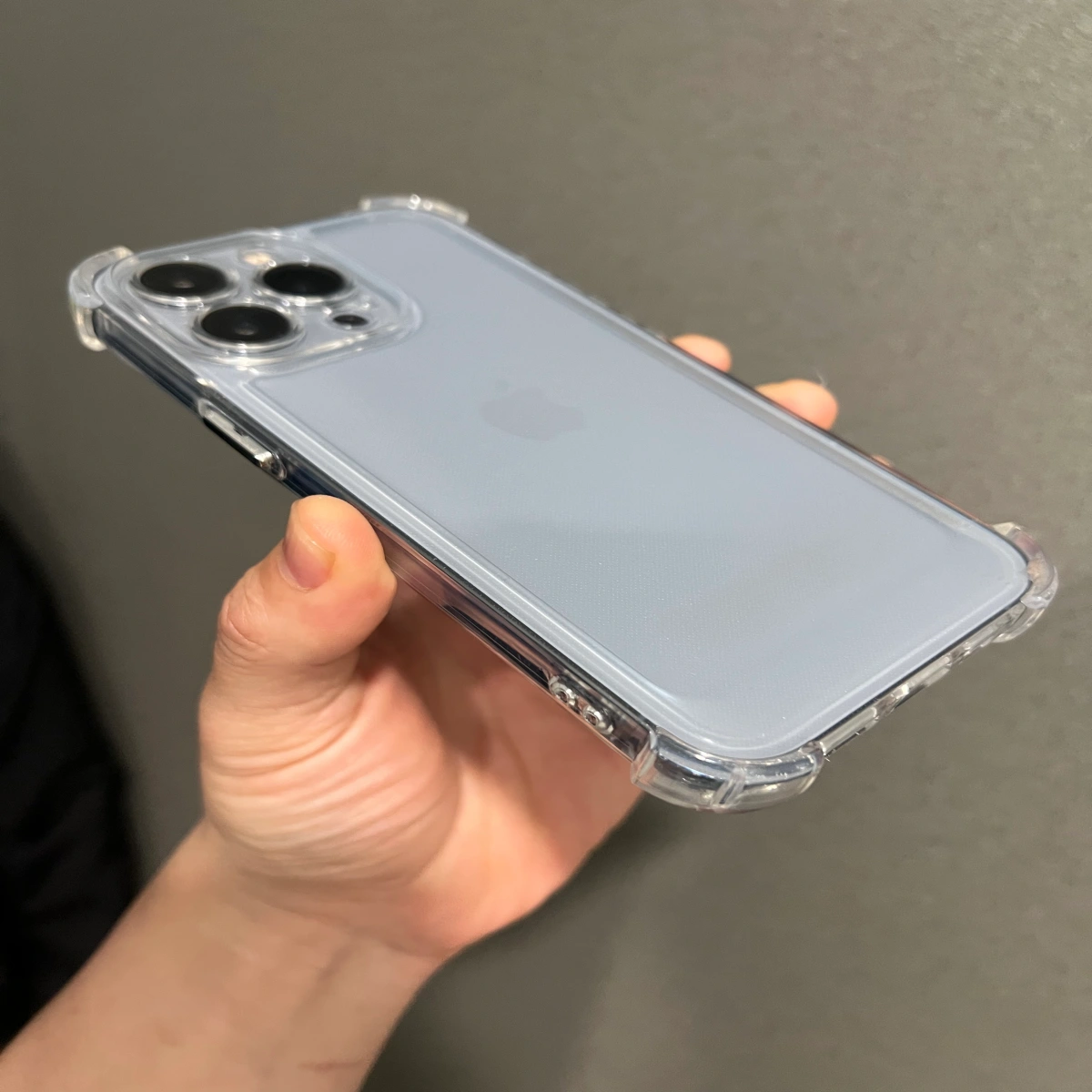 아이폰-투명케이스-뒷면-두께