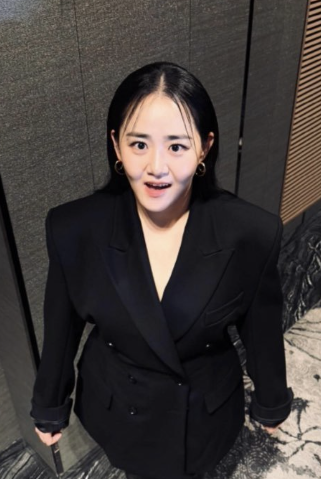 희귀병 완치 후 건강한 근황을 전하는 문근영 모습