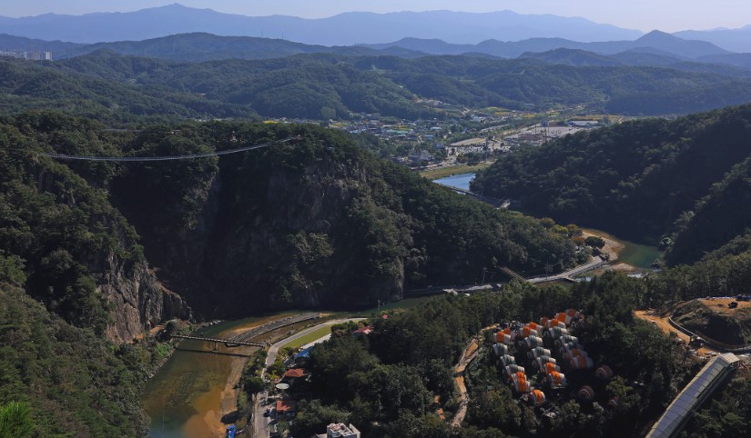 소금산잔도길에서본풍경